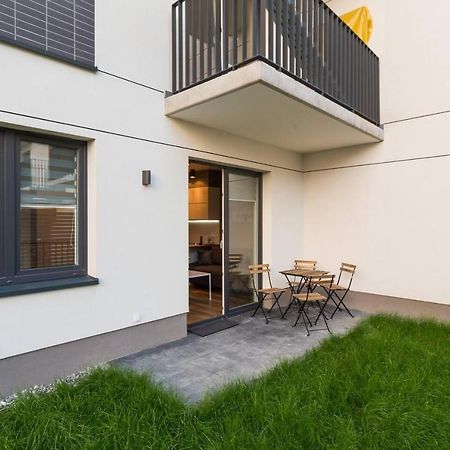 Cozy Apartment With Garden Prestigious Location Краков Экстерьер фото