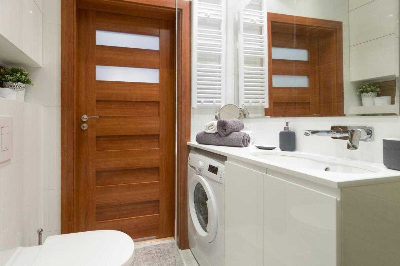 Cozy Apartment With Garden Prestigious Location Краков Экстерьер фото