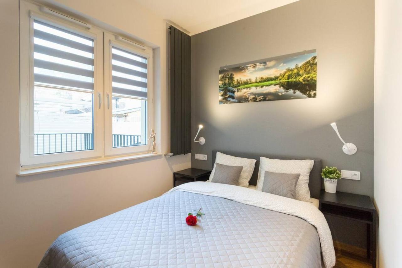 Cozy Apartment With Garden Prestigious Location Краков Экстерьер фото