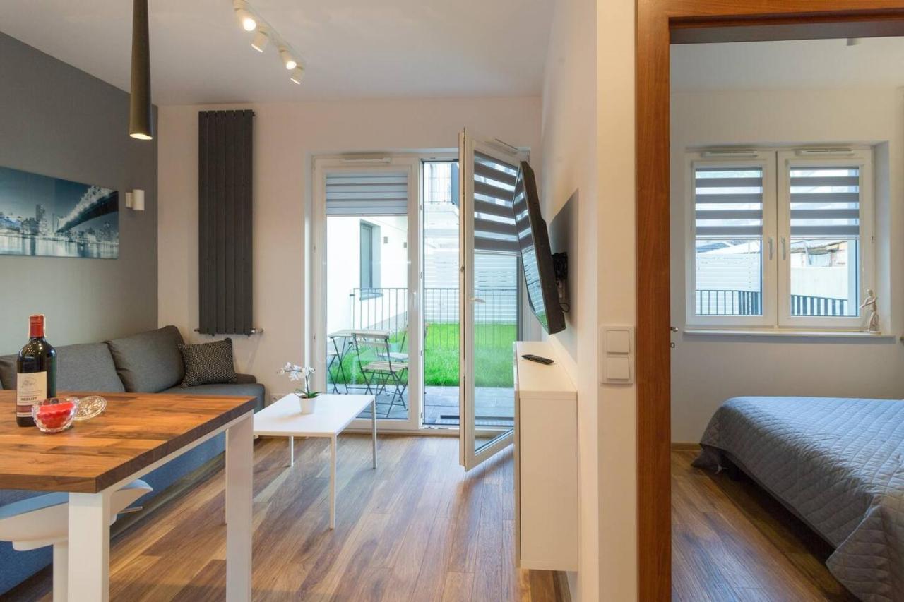 Cozy Apartment With Garden Prestigious Location Краков Экстерьер фото
