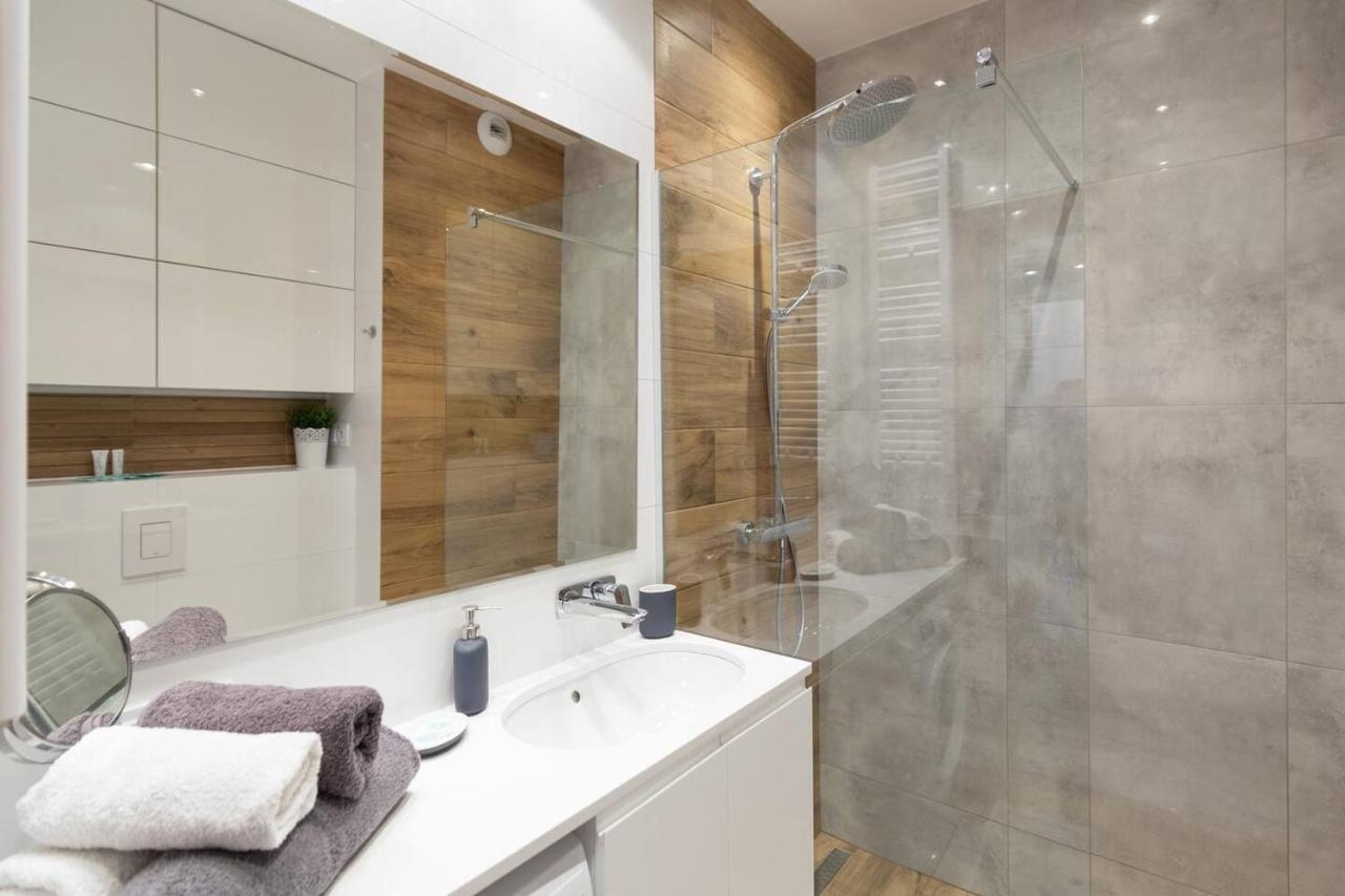 Cozy Apartment With Garden Prestigious Location Краков Экстерьер фото