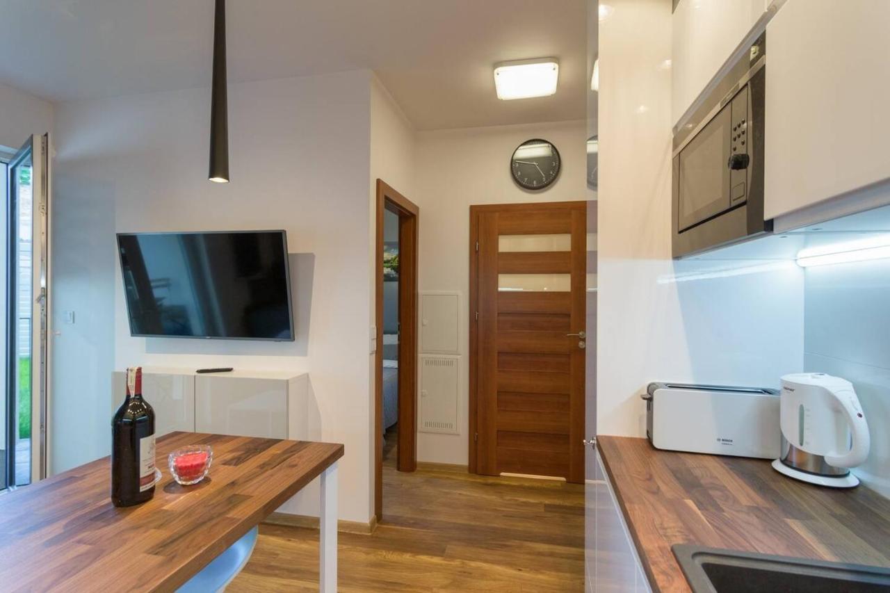 Cozy Apartment With Garden Prestigious Location Краков Экстерьер фото
